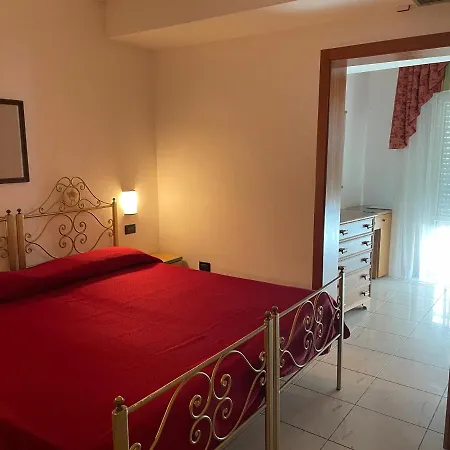 Bristol Отель 4*